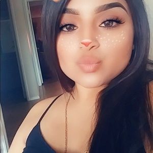 Meet your Posher, Evaa